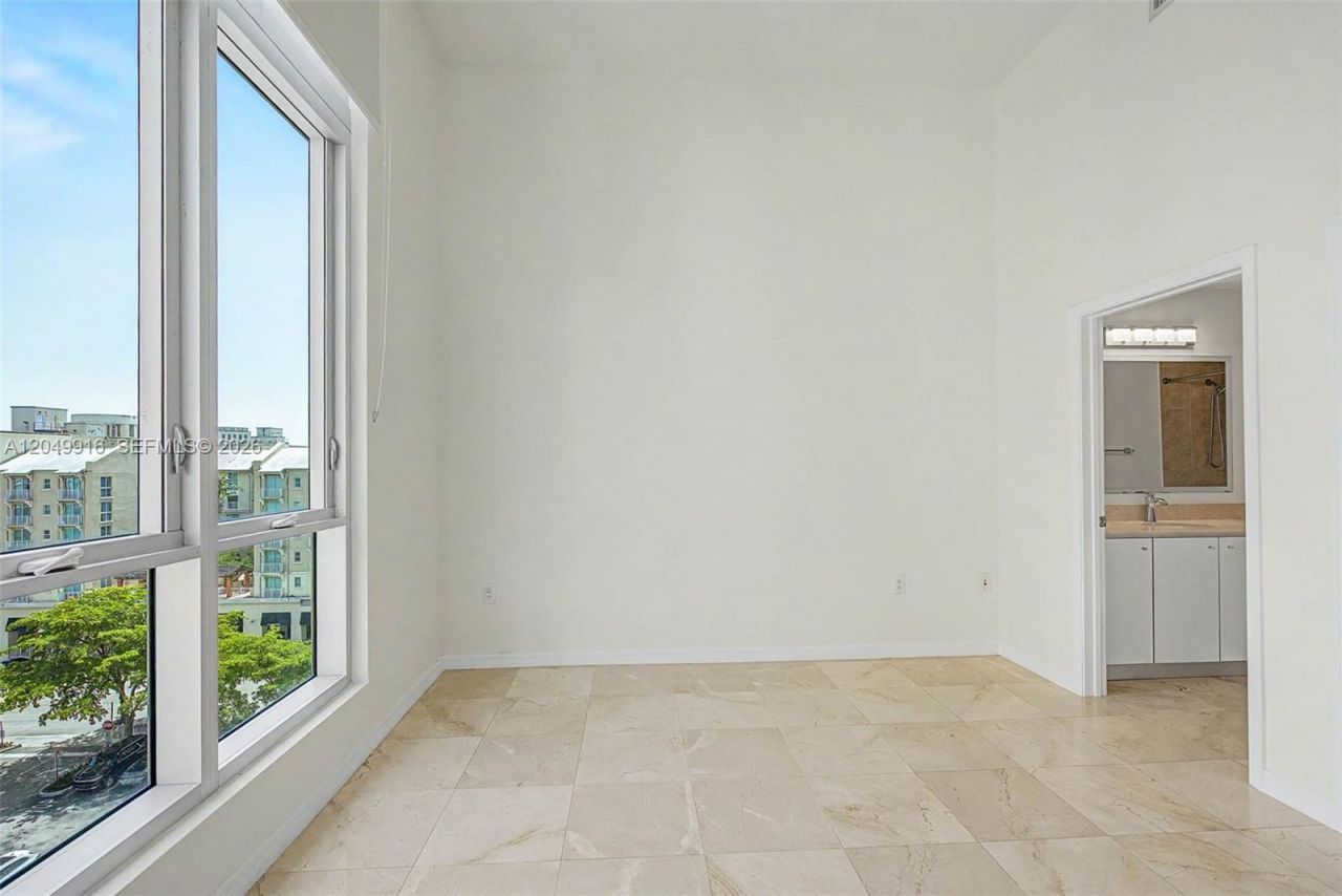 9055 SW 73rd Ct , Unit 602, Miami, FL 33156 Photo
