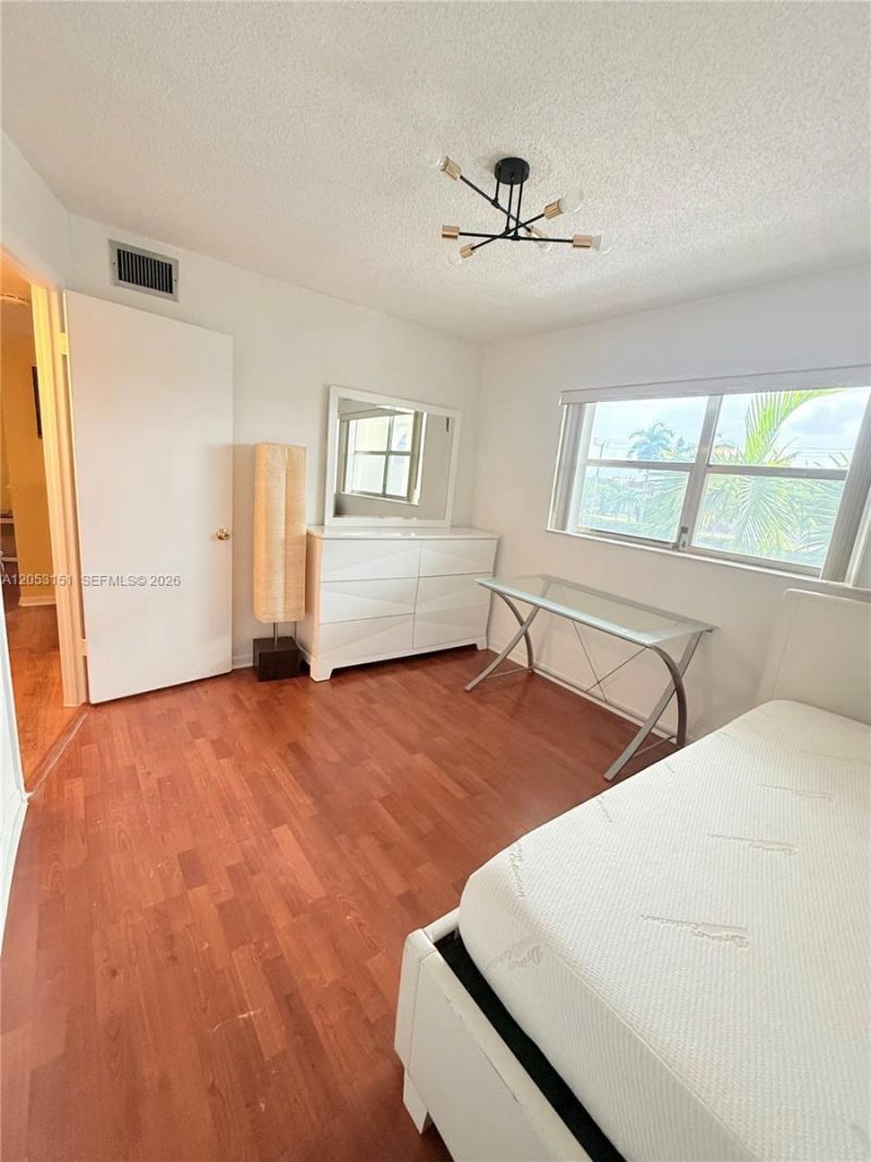 8590 Sunrise Lakes Blvd , Unit 309, Sunrise, FL 33322 Photo