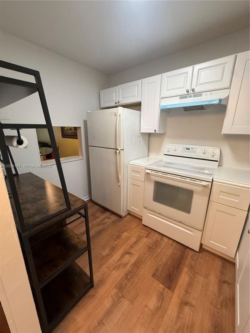 8590 Sunrise Lakes Blvd , Unit 309, Sunrise, FL 33322 Photo
