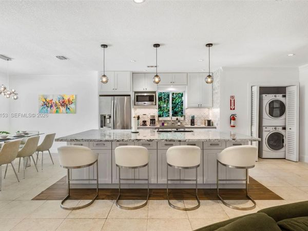11121 Griffing Blvd, Biscayne Park, FL 33161