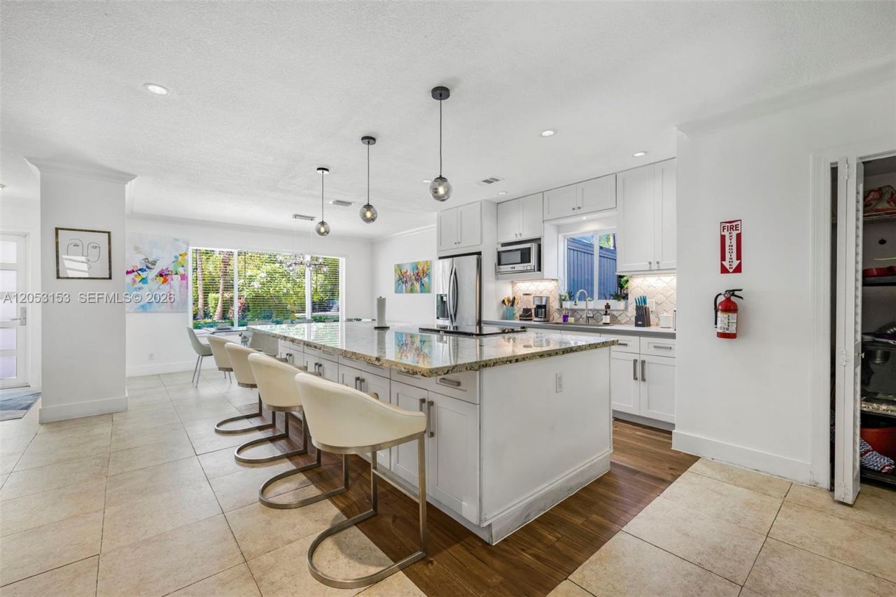 11121 Griffing Blvd, Biscayne Park, FL 33161 Photo