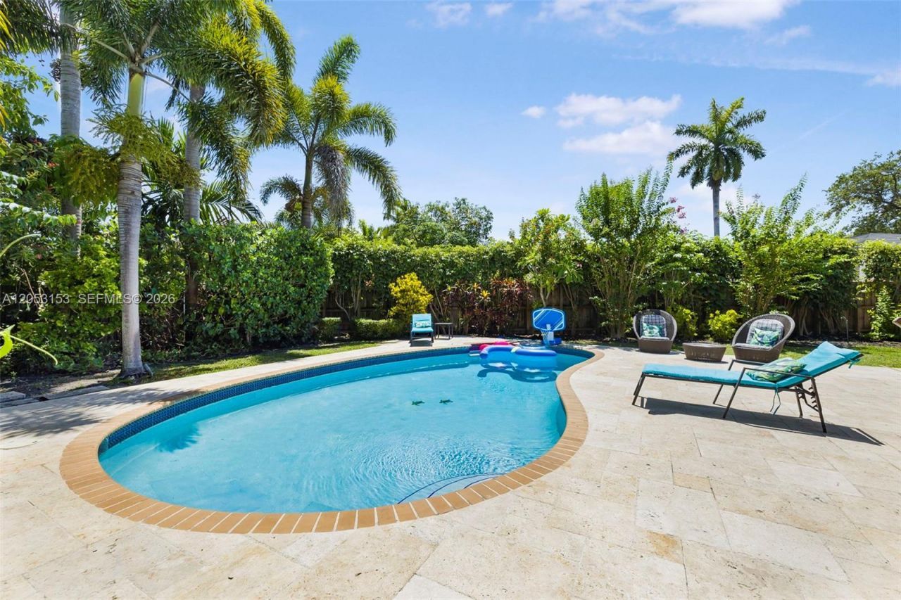 11121 Griffing Blvd, Biscayne Park, FL 33161 Photo