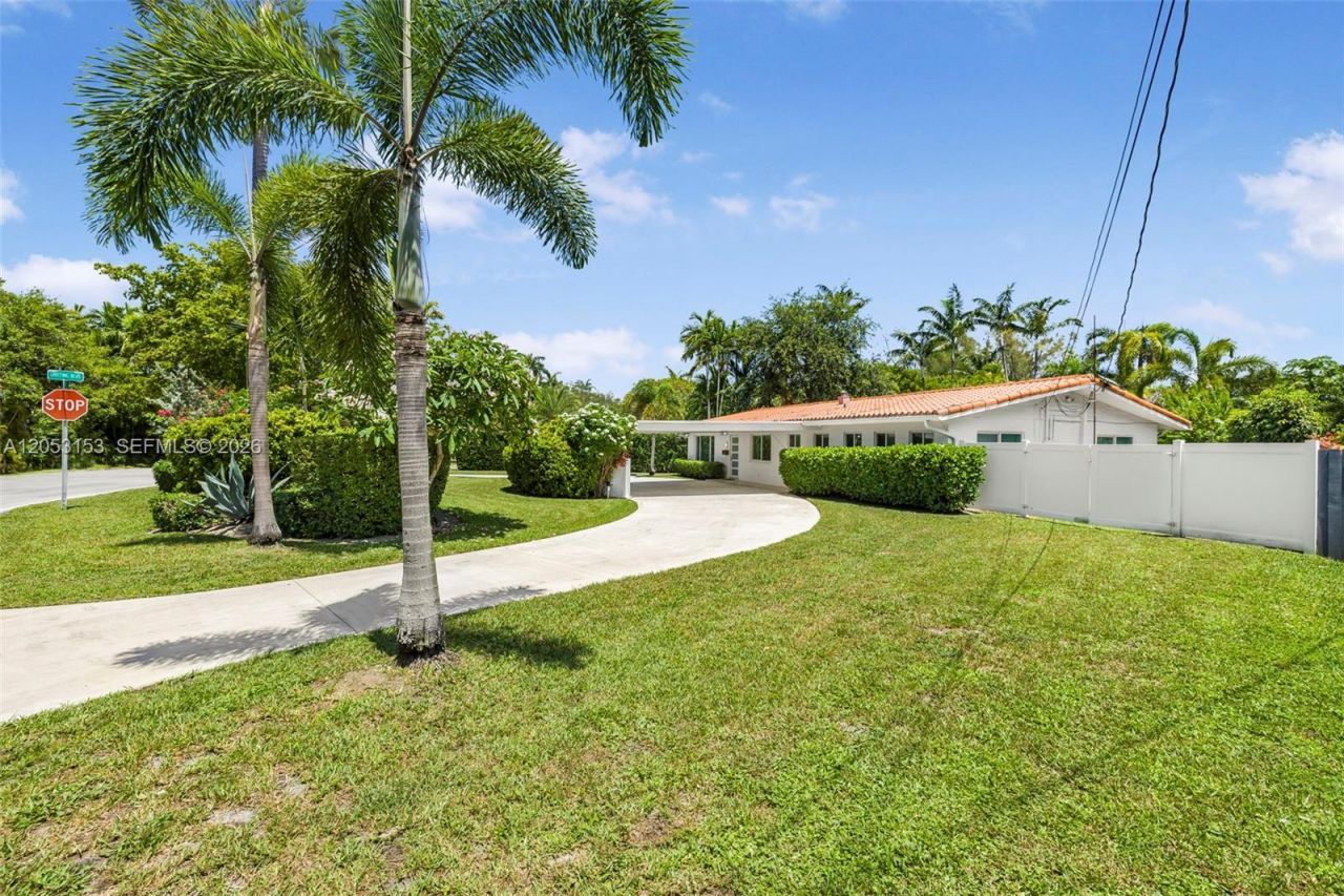 11121 Griffing Blvd, Biscayne Park, FL 33161 Photo