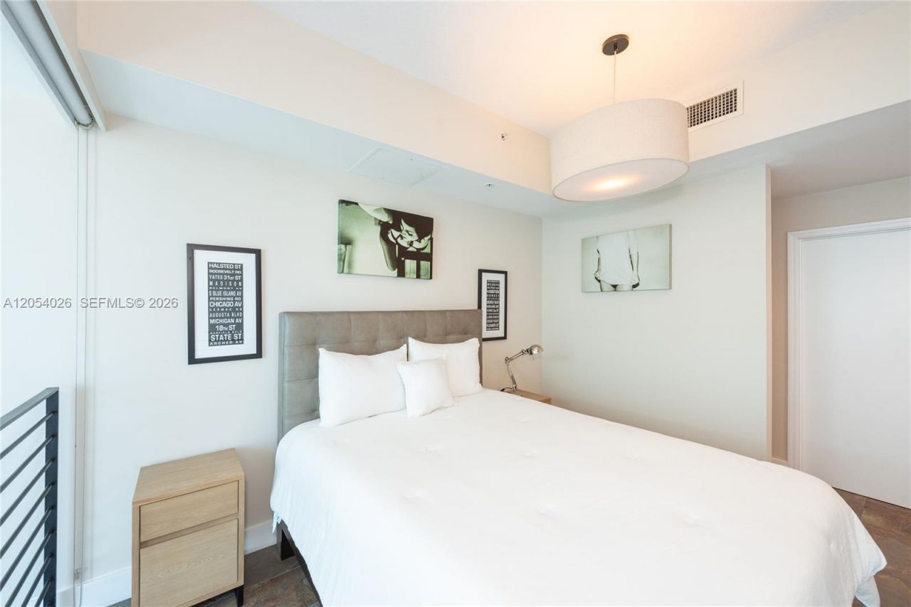 60 SW 13th St, Unit 4808, Miami, FL 33130 Photo
