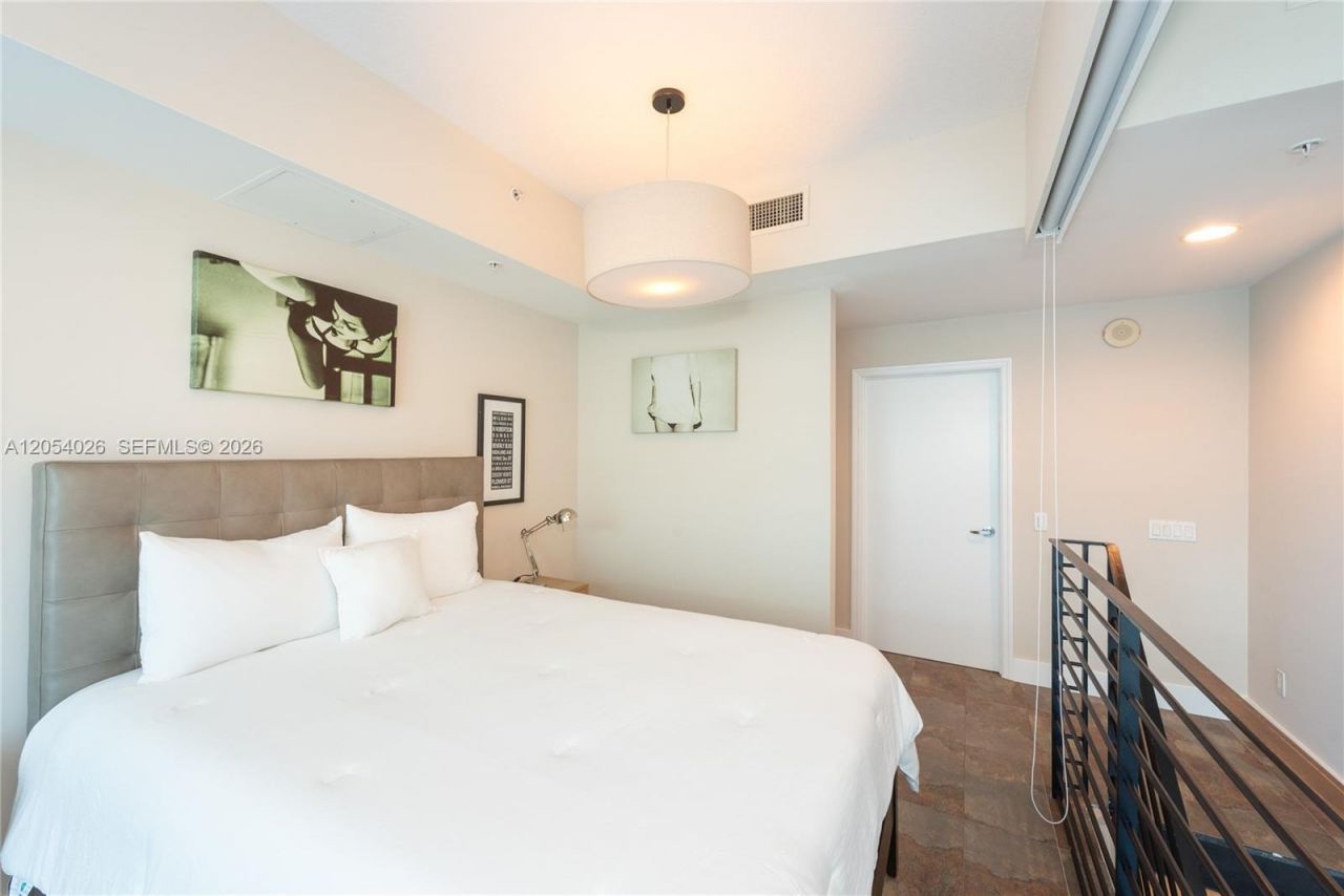 60 SW 13th St, Unit 4808, Miami, FL 33130 Photo