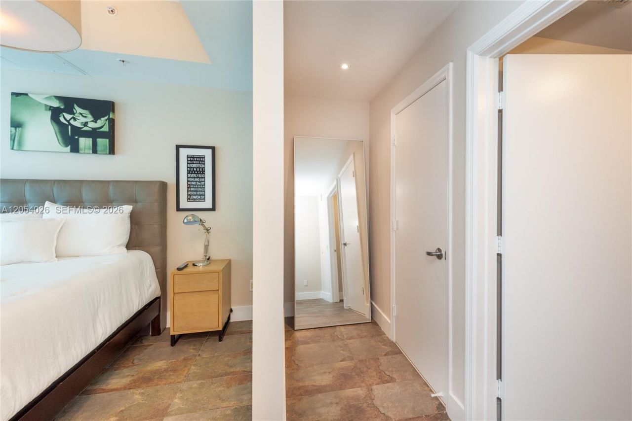 60 SW 13th St, Unit 4808, Miami, FL 33130 Photo