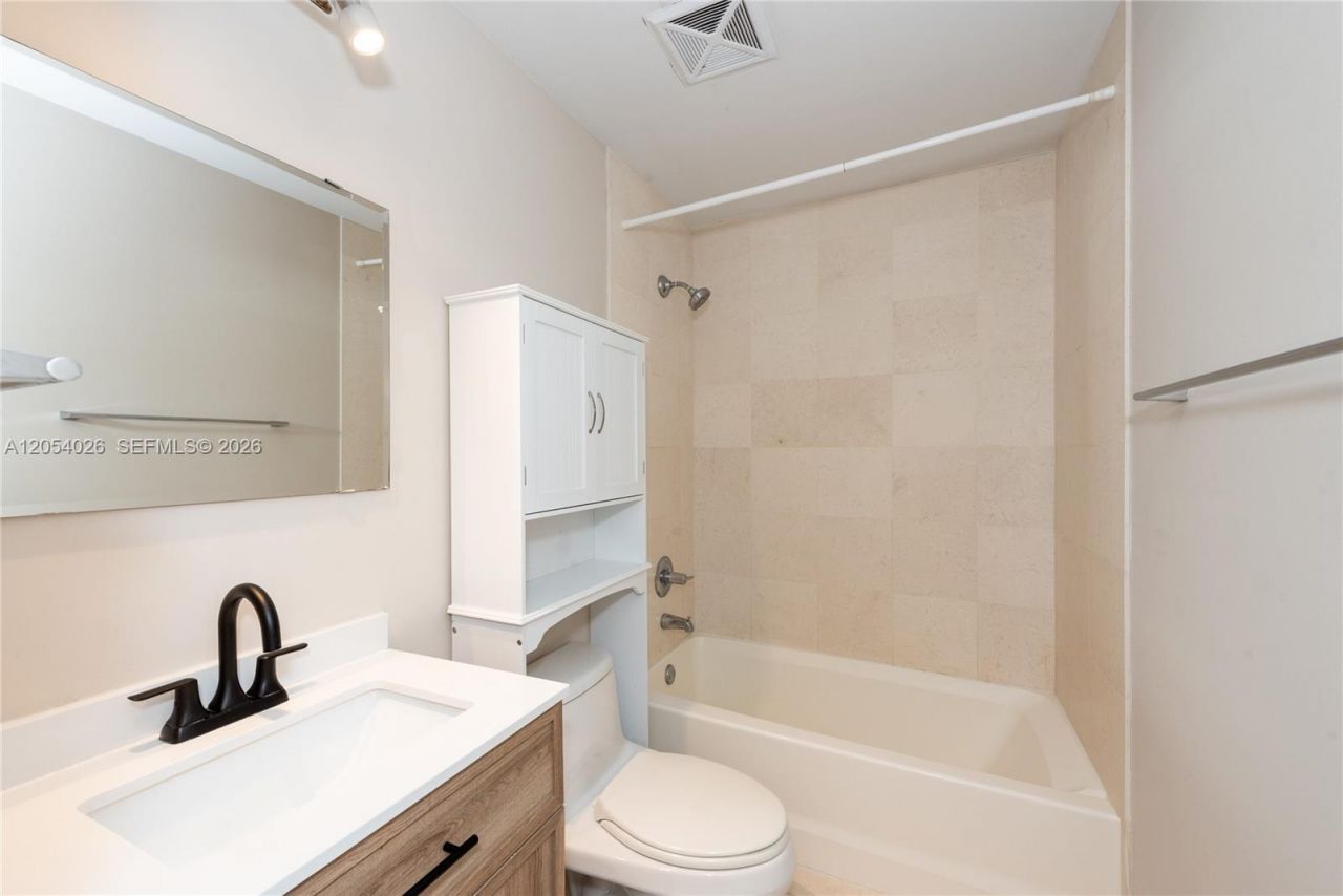 60 SW 13th St, Unit 4808, Miami, FL 33130 Photo