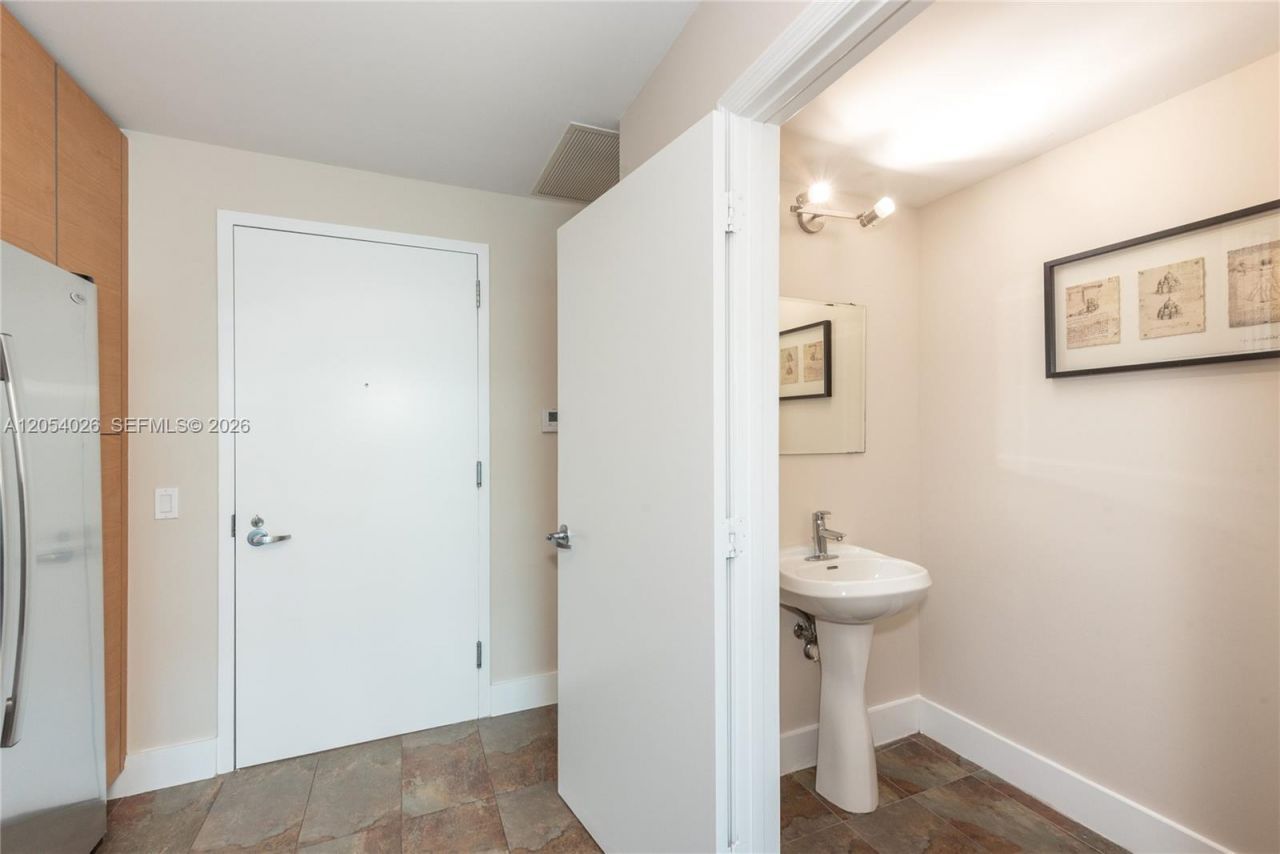60 SW 13th St, Unit 4808, Miami, FL 33130 Photo