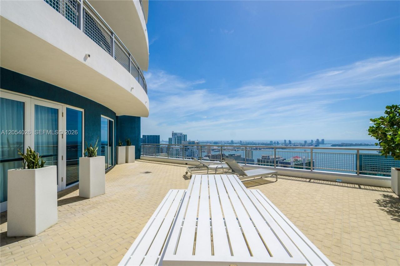 60 SW 13th St, Unit 4808, Miami, FL 33130 Photo