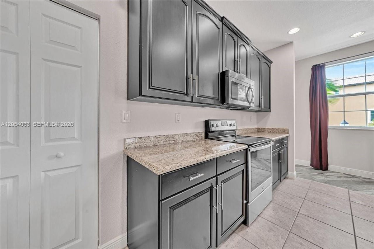 995 SW 147th Ave, Unit 2514, Pembroke Pines, FL 33027 Photo