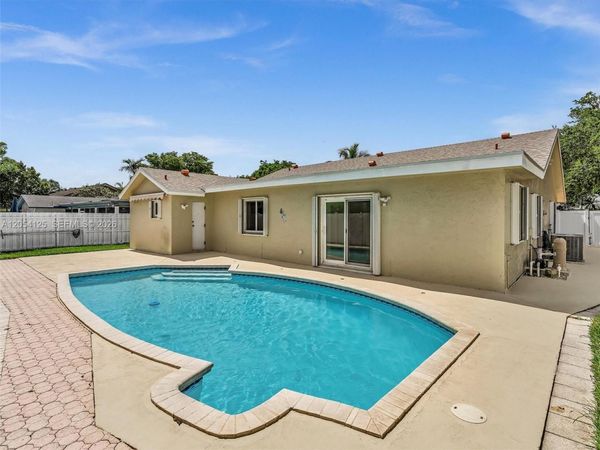 10149 S 21st St, Pembroke Pines, FL 33026