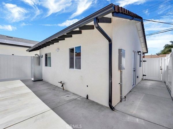 22542 Roscoe Boulevard, West Hills, CA 91304