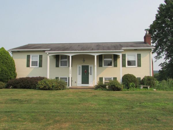 125 ESSEX Lane, Northumberland, PA 17857