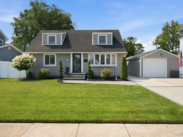 3956 Wicks Avenue , Seaford, NY 11783