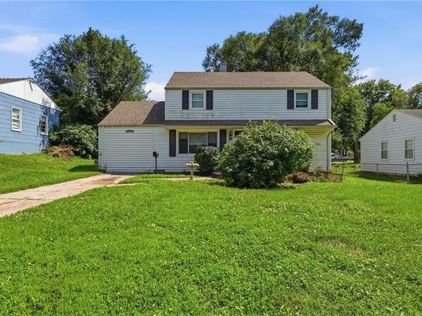 10005 E 35th Street, Independence, MO 64052