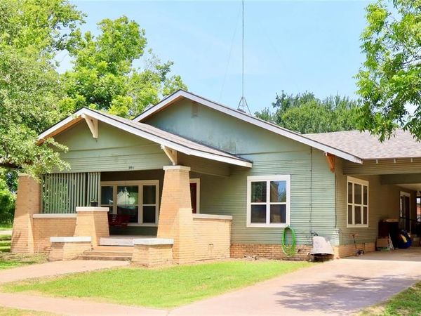 203 E Bennett Street , Strawn, TX 76475