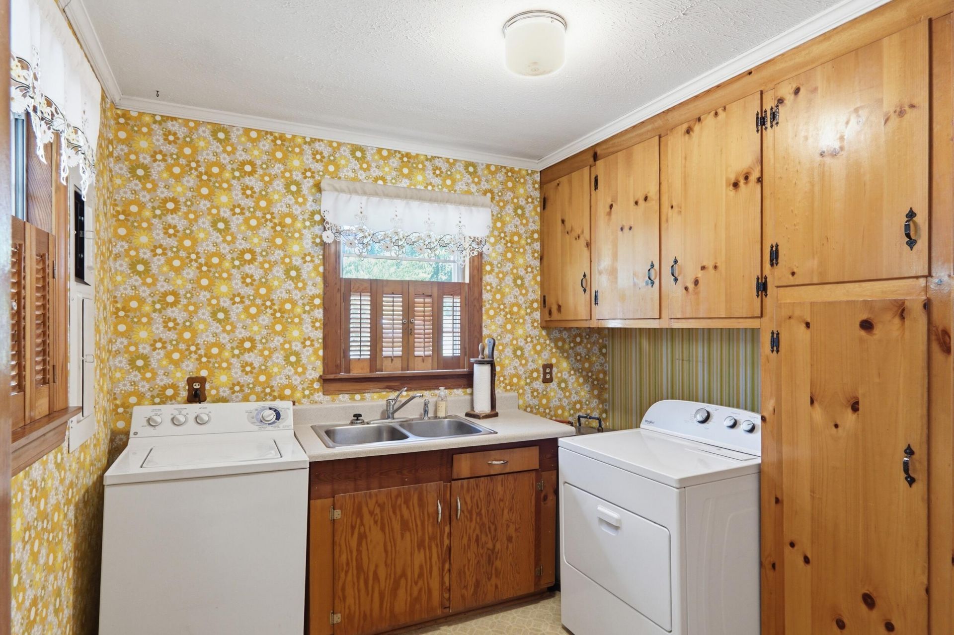 352 E Main Street Photo 14