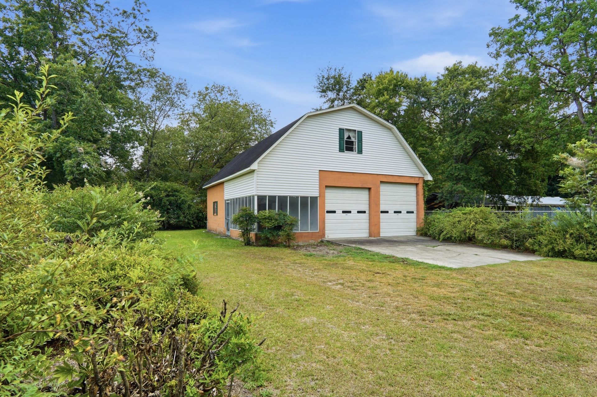 352 E Main Street Photo 4