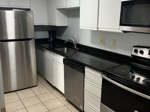 11 Gibbs St, Unit H125, Worcester, MA 01607