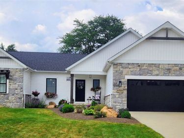 5705 Shadow Ridge Circle NW, North Canton, OH 44720