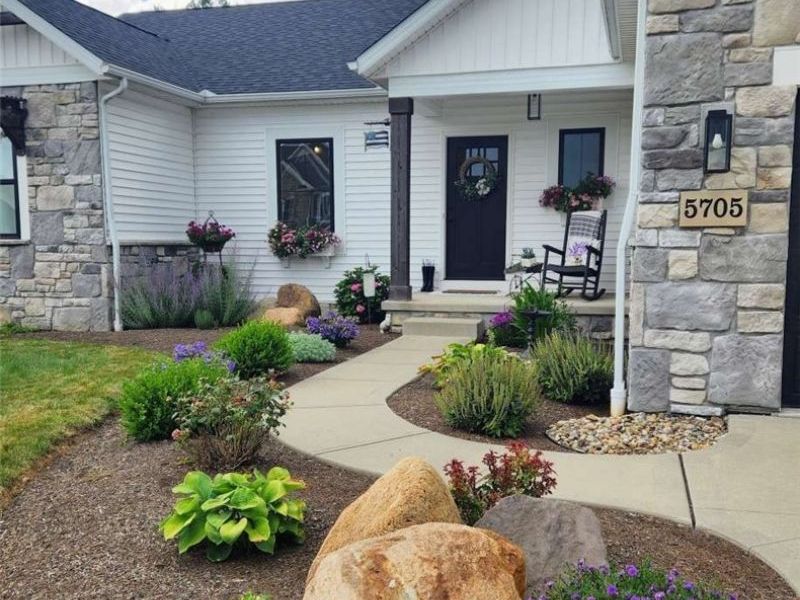 5705 Shadow Ridge Circle NW, North Canton, OH 44720 Photo 2