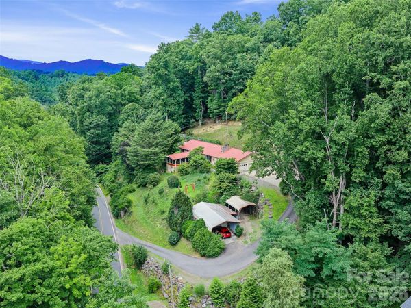 1065 Upper Pig Pen Road , Green Mountain, NC 28740
