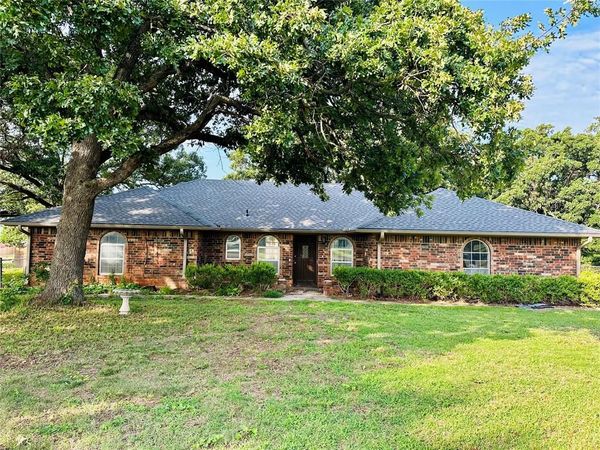 107 Clador Drive, Chandler, OK 74834