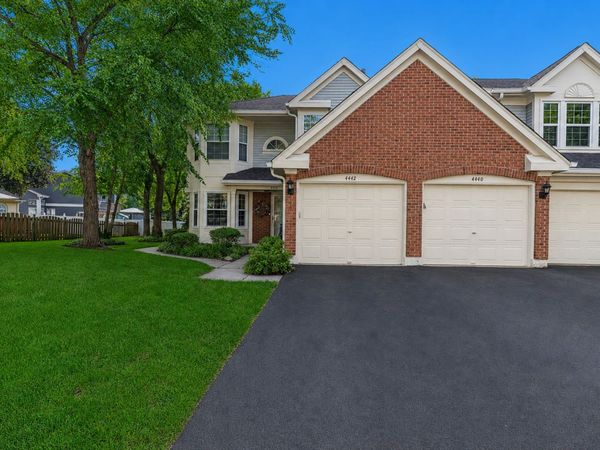 4440 Castlebar Lane , Hanover Park, IL 60133