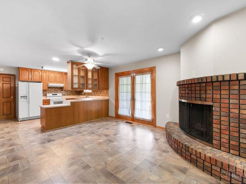 9334 Meadow Ridge Drive, West Chester, OH 45241 Photo 14