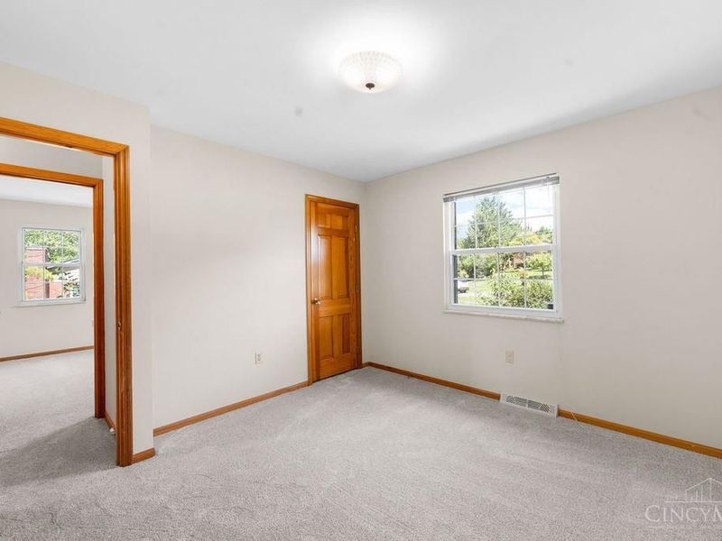 9334 Meadow Ridge Drive, West Chester, OH 45241 Photo 23