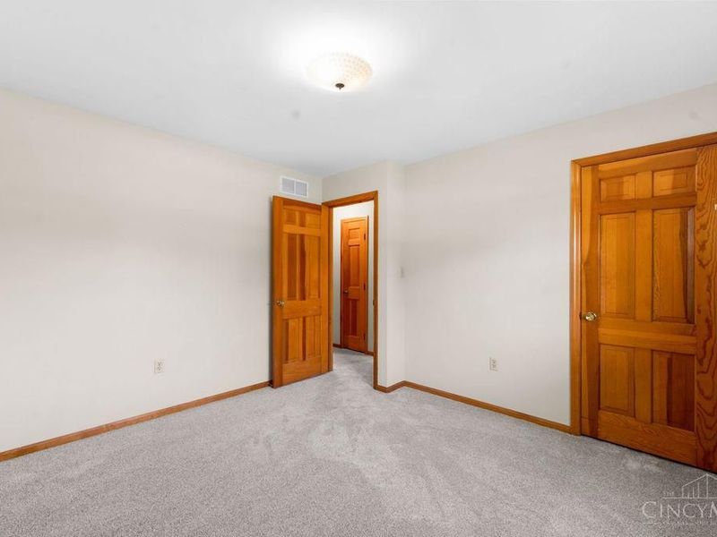 9334 Meadow Ridge Drive, West Chester, OH 45241 Photo 25
