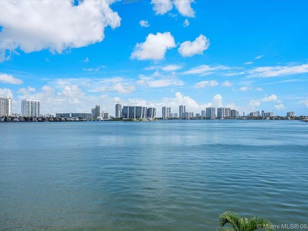 251 174th St , Unit 602, Sunny Isles Beach, FL 33160