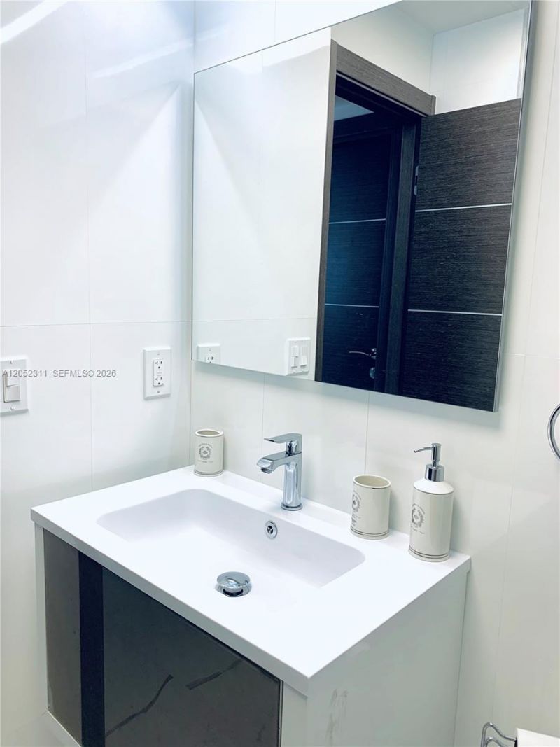 251 174th St , Unit 602, Sunny Isles Beach, FL 33160 Photo
