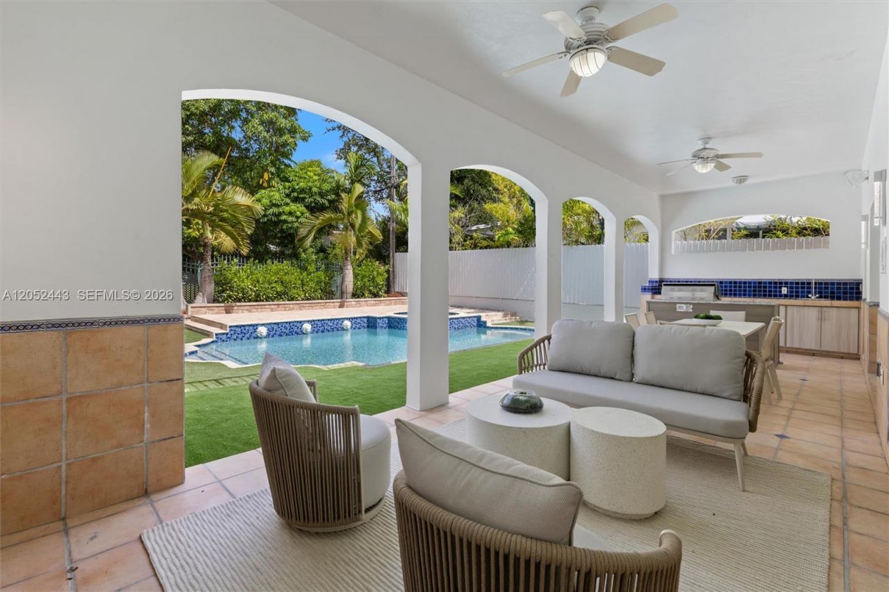 145 W Sunrise Ave , Coral Gables, FL 33133 Photo