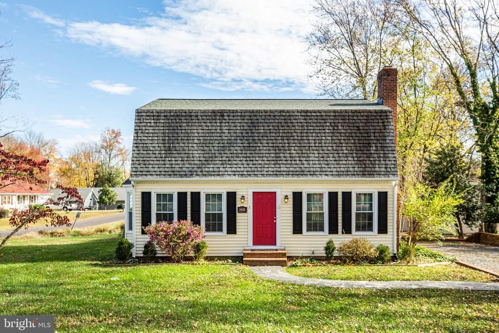 1445 Heatherstone Drive , Fredericksburg, VA 22407 Main Photo