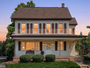 2421 S QUEEN STREET, YORK, PA 17402