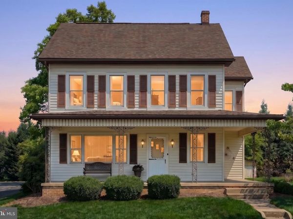 2421 S QUEEN STREET, YORK, PA 17402