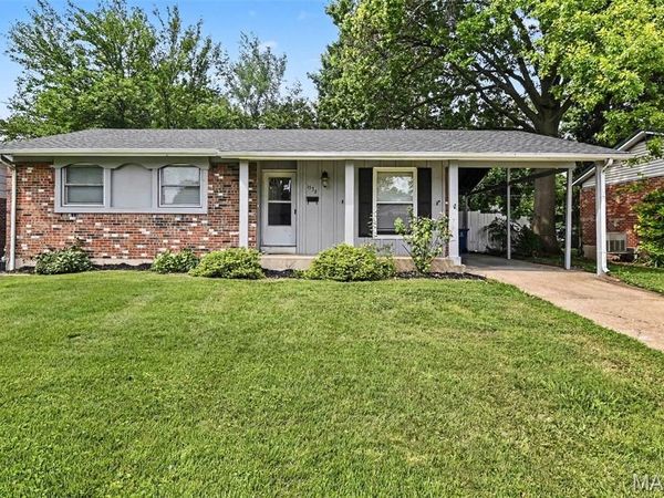 1536 Coachway Lane , Hazelwood, MO 63042