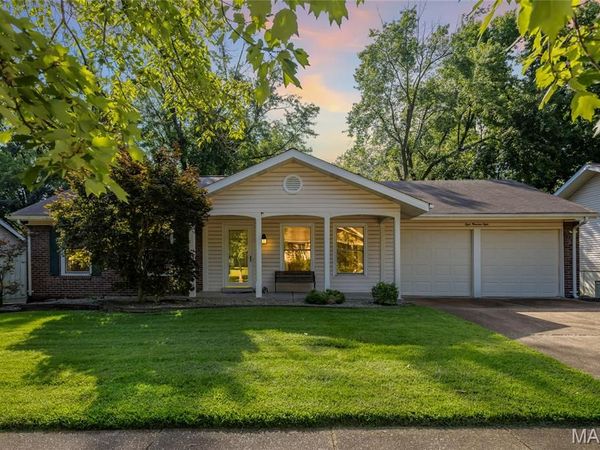 808 Dinard Drive, Ballwin, MO 63021