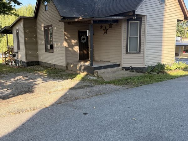102 Railroad Street, Elizabethtown, IN 47232