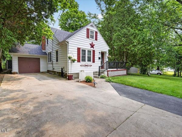24 Edmel Road, Glenville, NY 12302