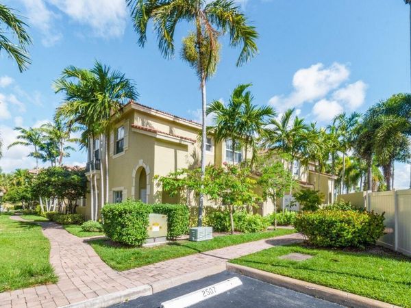 406 Lake Monterey Circle, Boynton Beach, FL 33426