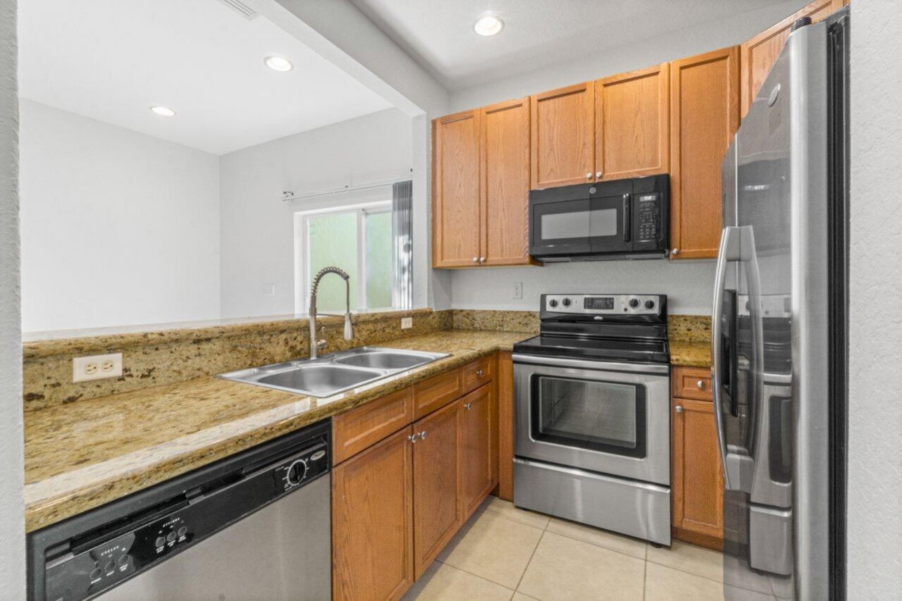 406 Lake Monterey Circle, Boynton Beach, FL 33426 Photo
