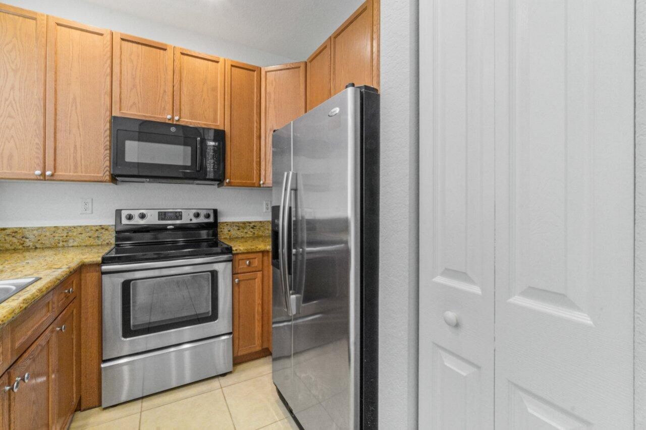 406 Lake Monterey Circle, Boynton Beach, FL 33426 Photo