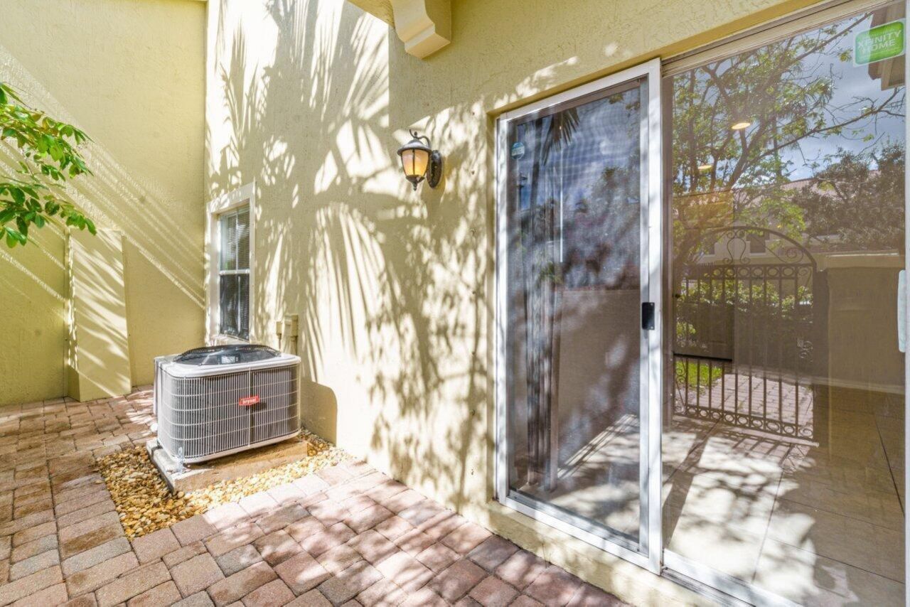 406 Lake Monterey Circle, Boynton Beach, FL 33426 Photo