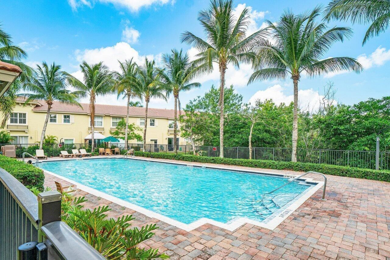 406 Lake Monterey Circle, Boynton Beach, FL 33426 Photo
