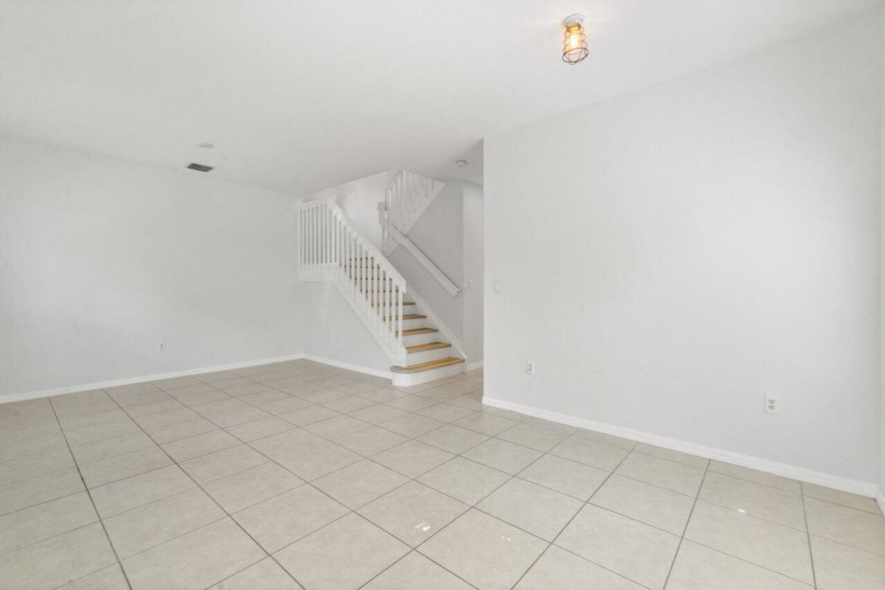 406 Lake Monterey Circle, Boynton Beach, FL 33426 Photo