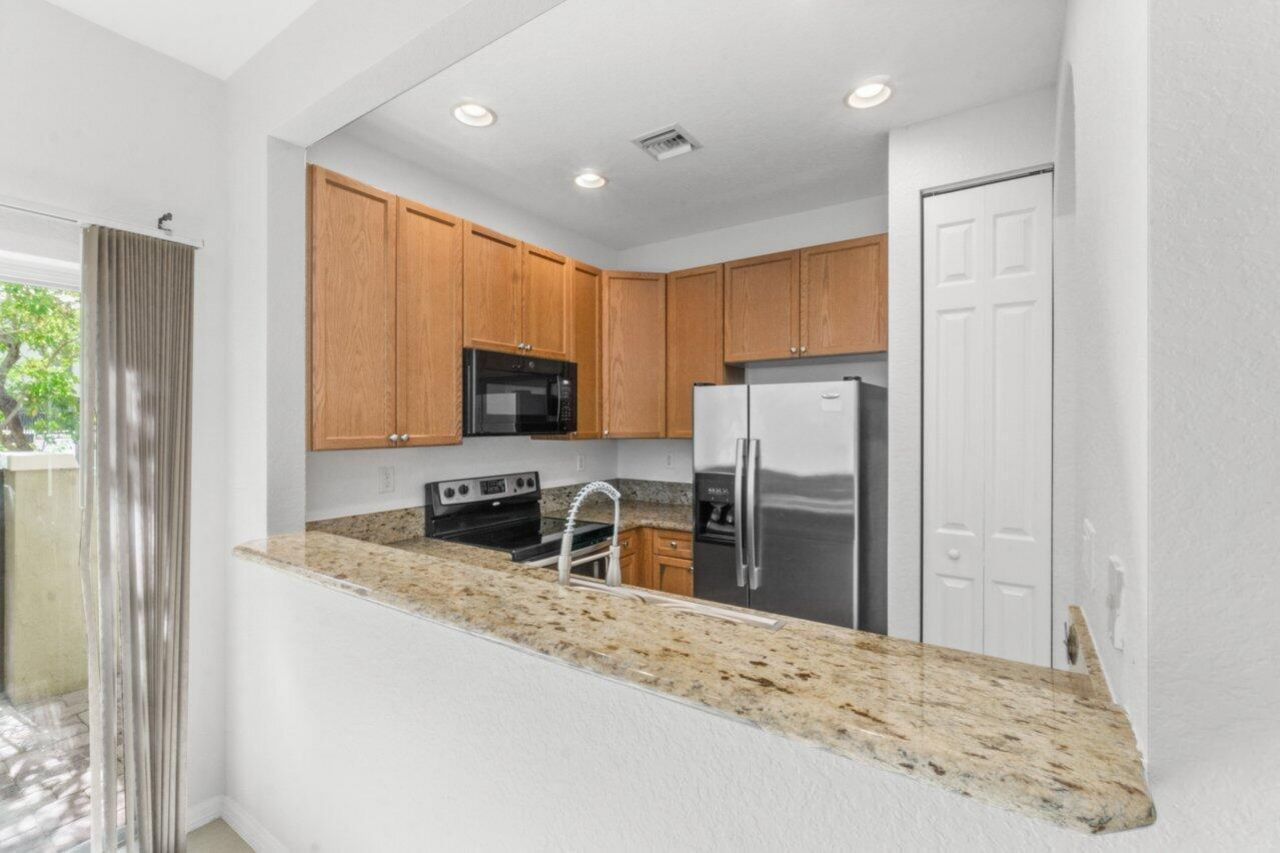 406 Lake Monterey Circle, Boynton Beach, FL 33426 Photo