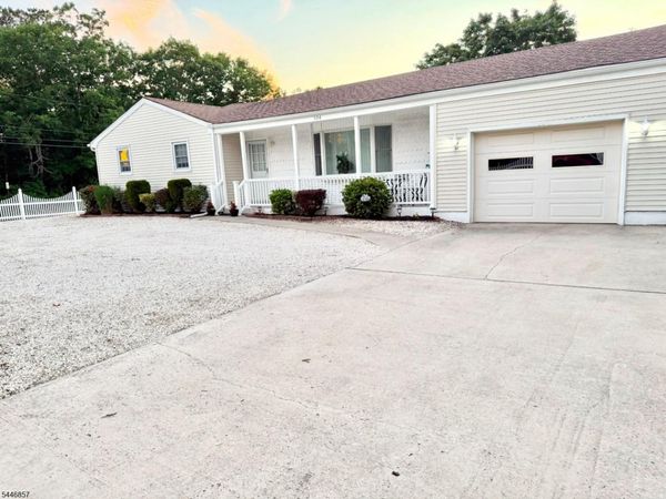 104 Nautilus Dr, Stafford, NJ 08050