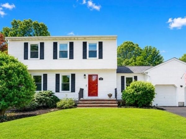 195 Beekman Ln, Hillsborough, NJ 08844